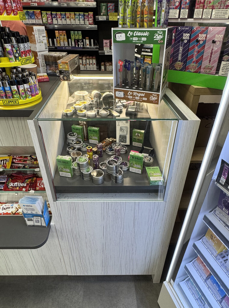 Vitrine CBD dans comptoir Tabac presse