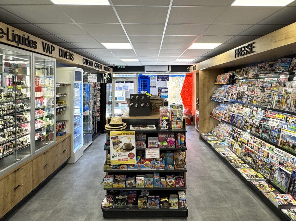 Agencement mobilier tabac presse avec gondole basse centrale