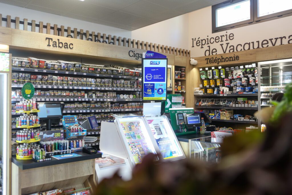 Comptoir tabac presse avec offre cigares et accessoires telephonique