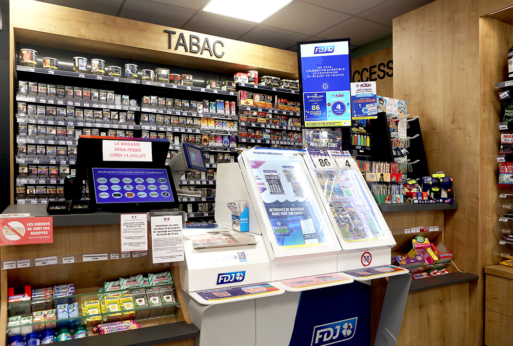 Comptoir bureau tabac avec mural tabac