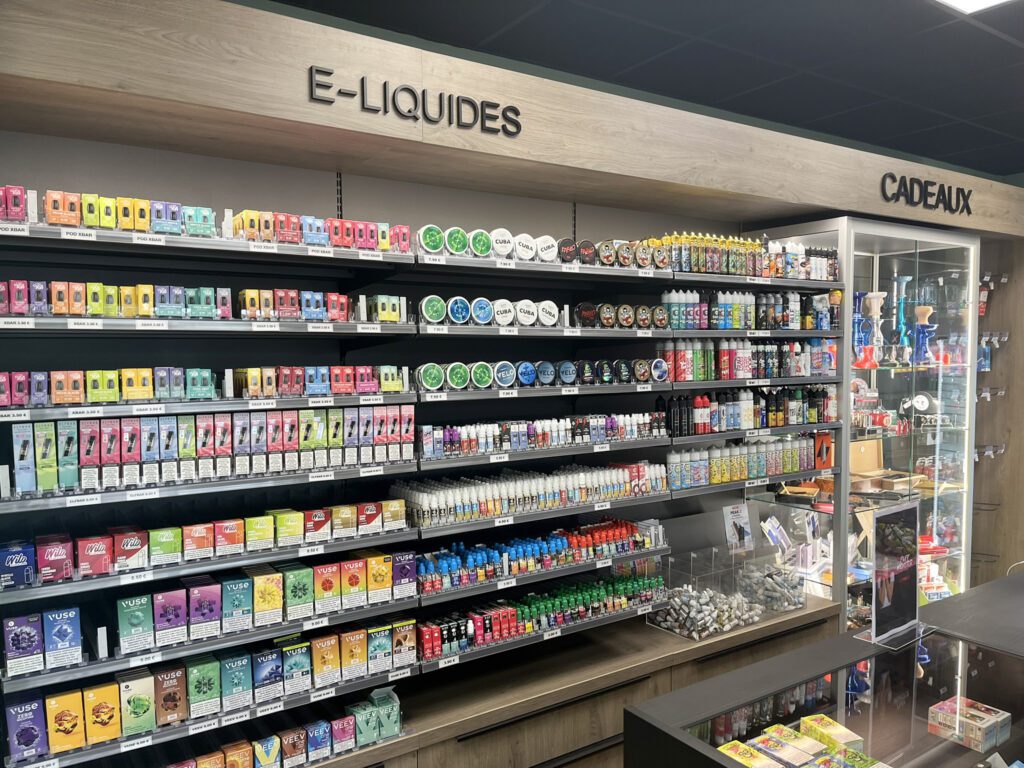 Mural produits e-liquide pour vapotage - Agencement Tabac presse Sudexpo