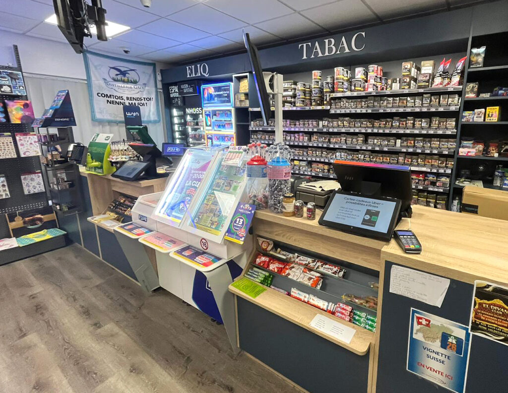 Comptoir tabac presse avec linéaire tabac et e-liquide